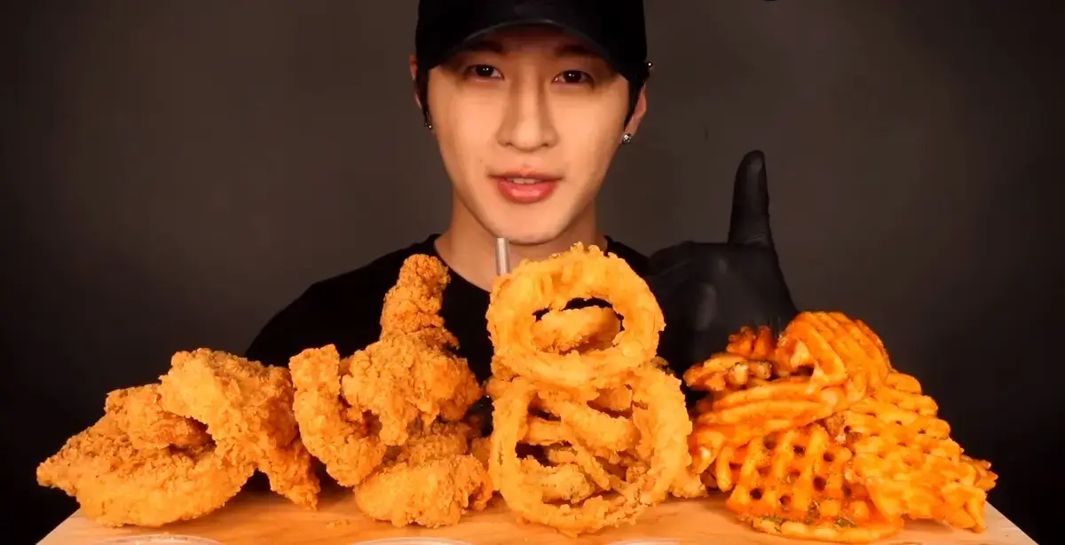 Zach Choi ASMR photo